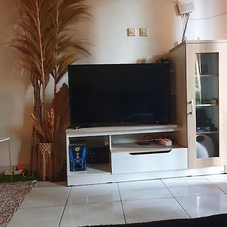 House In Bekasi Timur Villa Esterno foto